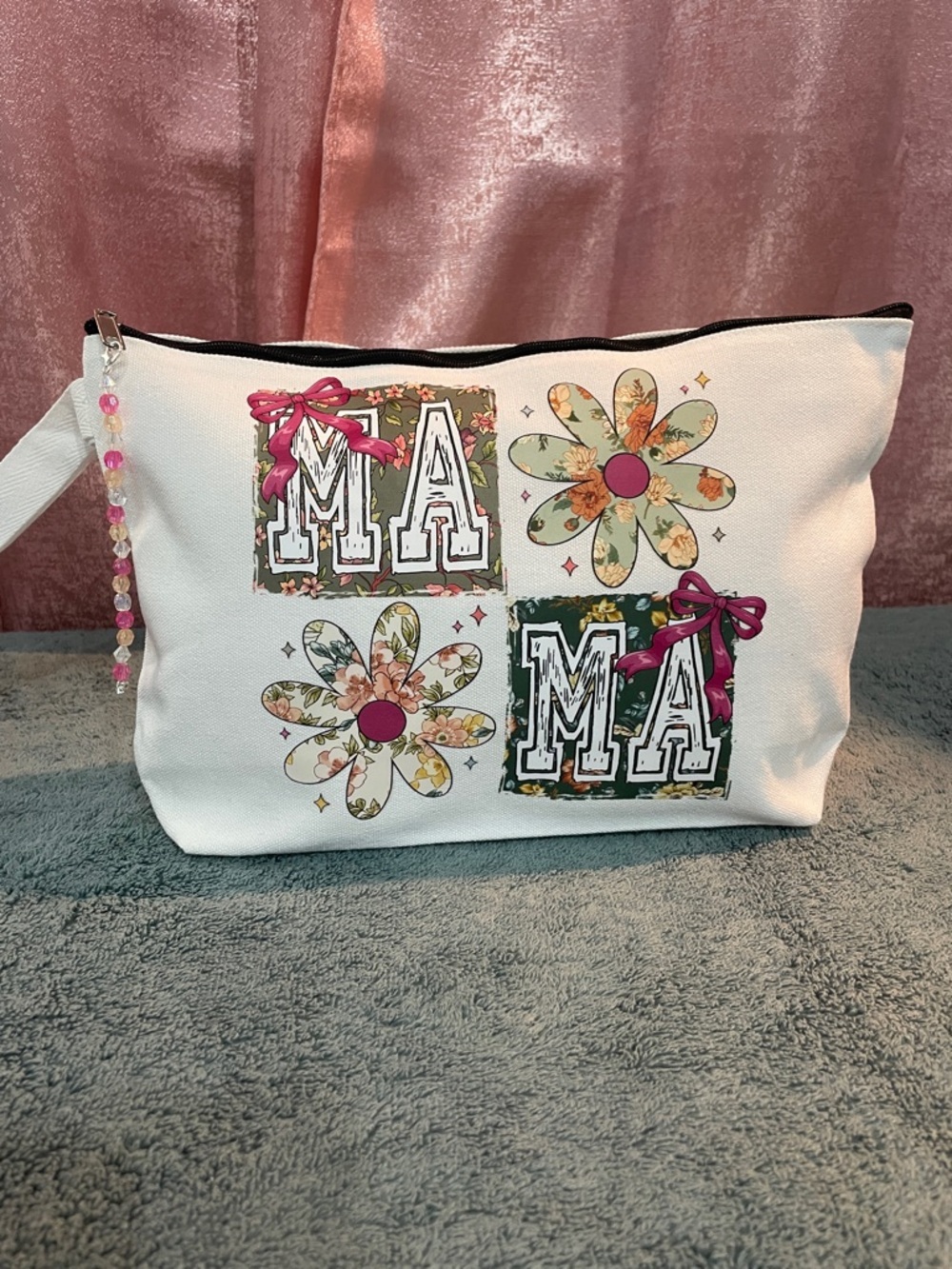 'MAMA' Floral Graphic Design Pink and White Cosmetic Makeup Pouch Wristlet Bag - Picture 2 of 6